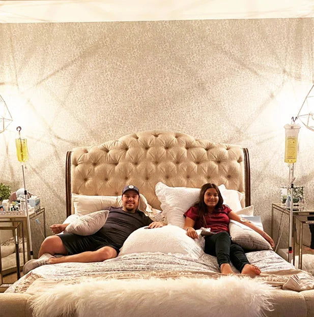 AZ IV Medics provider delivering monitored mobile IV therapy in a private Arizona home